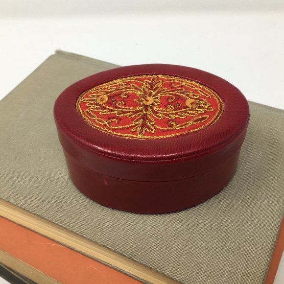 Aarong Red Erri Embroidered Oval Leather Suede Velvet Jewelry Trinket Box - Picture 1 of 16